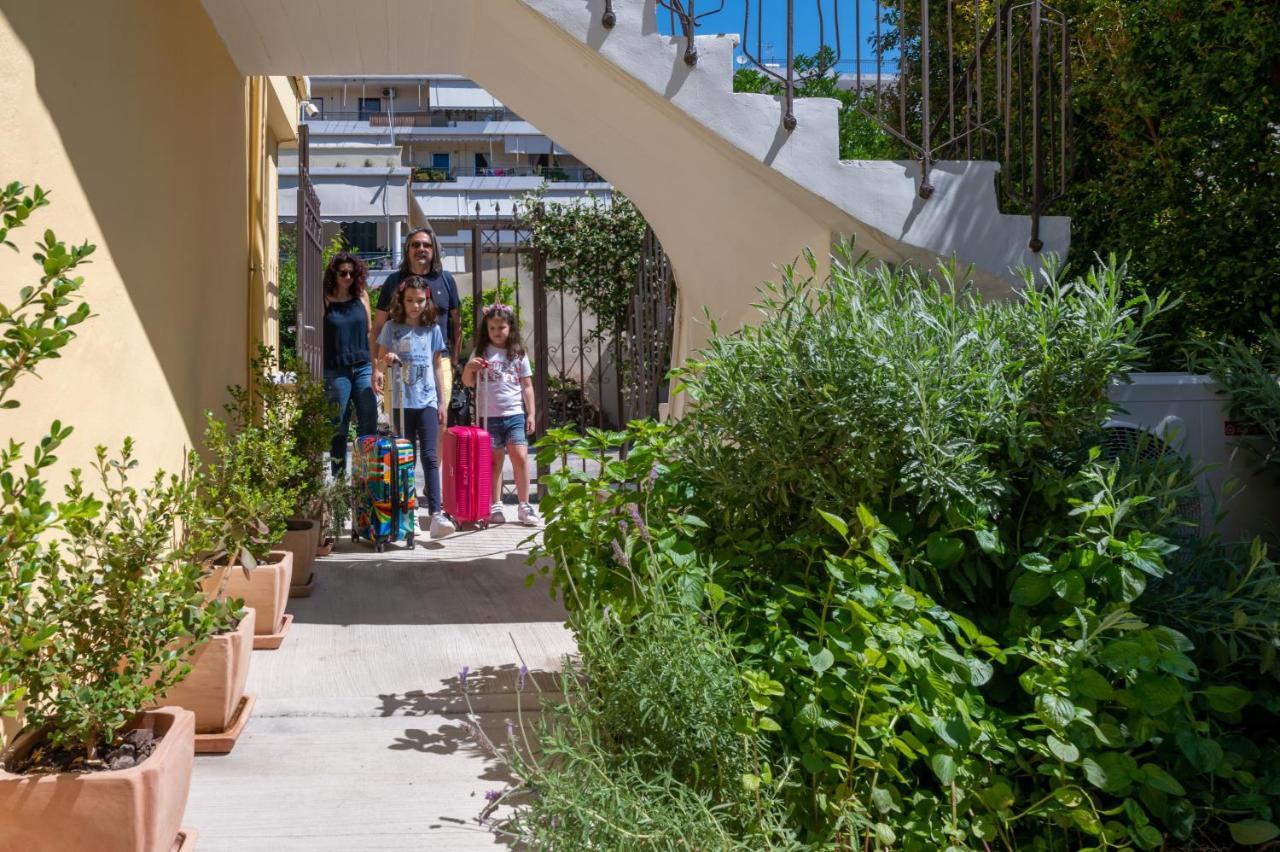 Linas Home - Kalamata Mediterranean Villas Buitenkant foto