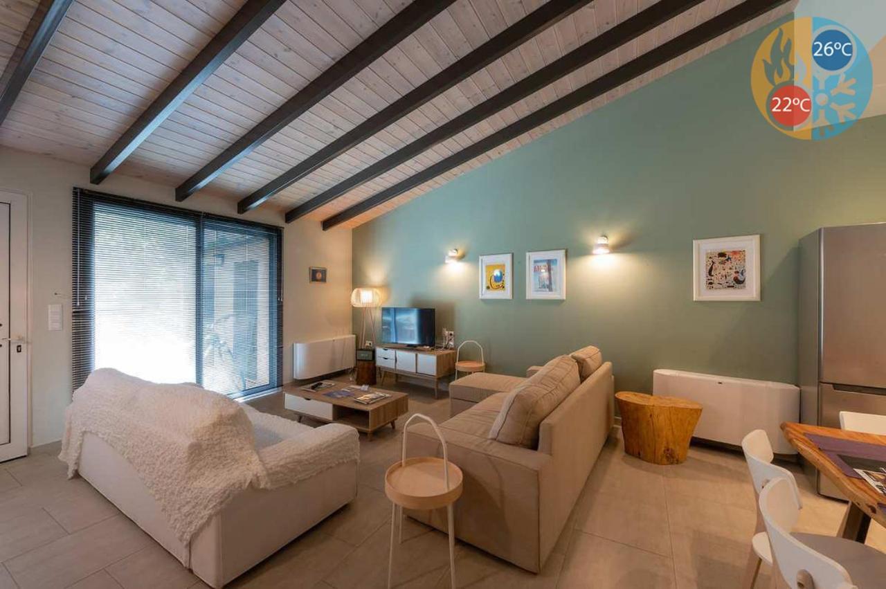 Linas Home - Kalamata Mediterranean Villas Buitenkant foto