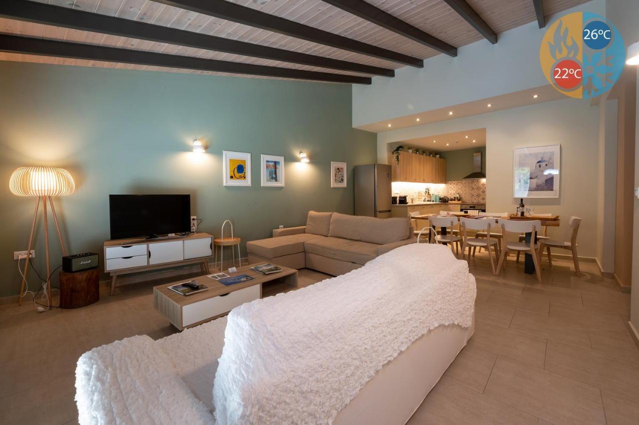 Linas Home - Kalamata Mediterranean Villas Buitenkant foto